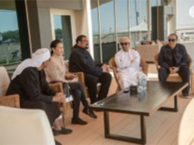 الممثل العالمي ستيفن سيجال في أبوظبي وصور من لقائه الشيخ هزاع بن زايد